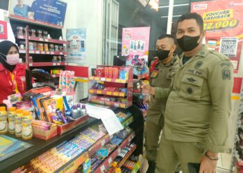 Perayaan Valentine Satpol PP Razia Kondom di Minimarket
