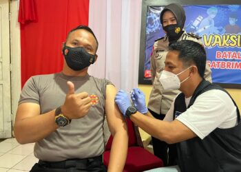 Brimob Bone Kembali Gelar Vaksinasi Massal Anak Dan Lansia Serta Vaksin Booster