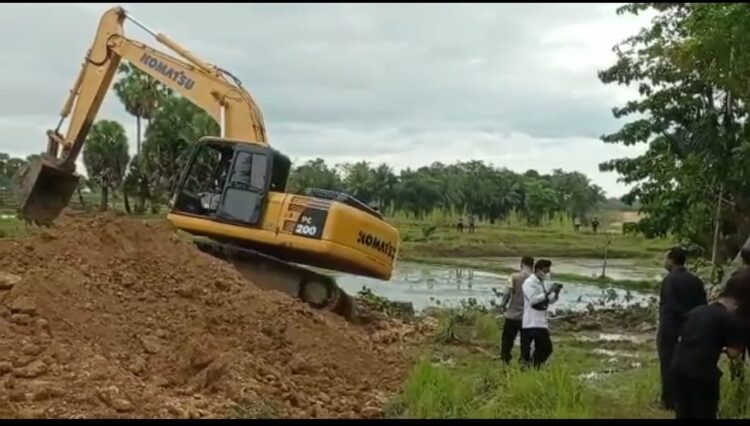 Pemkab Eksekusi Lahan Jalan Masuk Bandara, Walau Masih Ada Warga Menolak