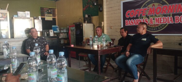 Berkunjung Di Bone, Kepala Basarnas Makassar Langsung Ketemu Insan Pers