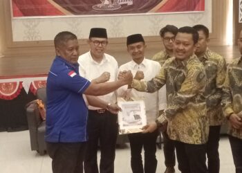 Ribuan Massa Hadiri Pendaftaran Paslon ‘ BerAmal ‘ di KPUD Bone