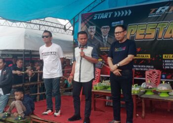 Hadiri Pesta Panen Di Toro, Paslon ‘ BerAmal ‘ Kompak Beri Sumbangan