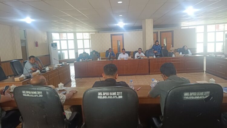 Banggar DPRD Bone Pertanyakan Perbup Perubahan SOTK Yang Belum Ditandatangani Bupati